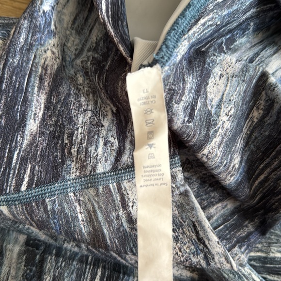 Lululemon  25” navy and white. Excellent condition! - Picture 6 of 7